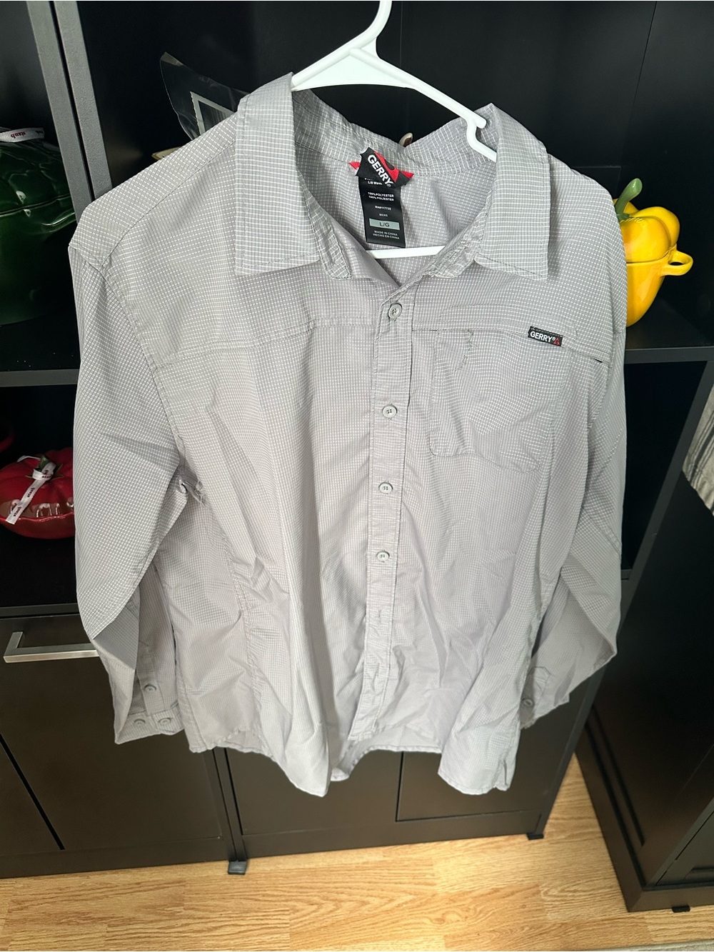 Columbia Men’s Light Gray Button-Down Casual Shirt